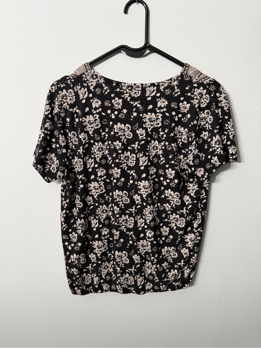 Women’s Lucky Brand Boho Floral Surplice Top Medium - Picture 2 of 4